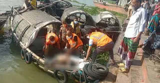 মেঘনায় ট্রলারডুবি: তিনজনের মরদেহ উদ্ধার, এখনো নিখোঁজ ১